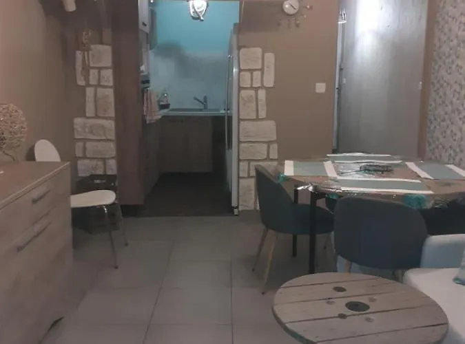 Barbotan Moderne: Contemporary Retreat For Thermal Cures & Getaways